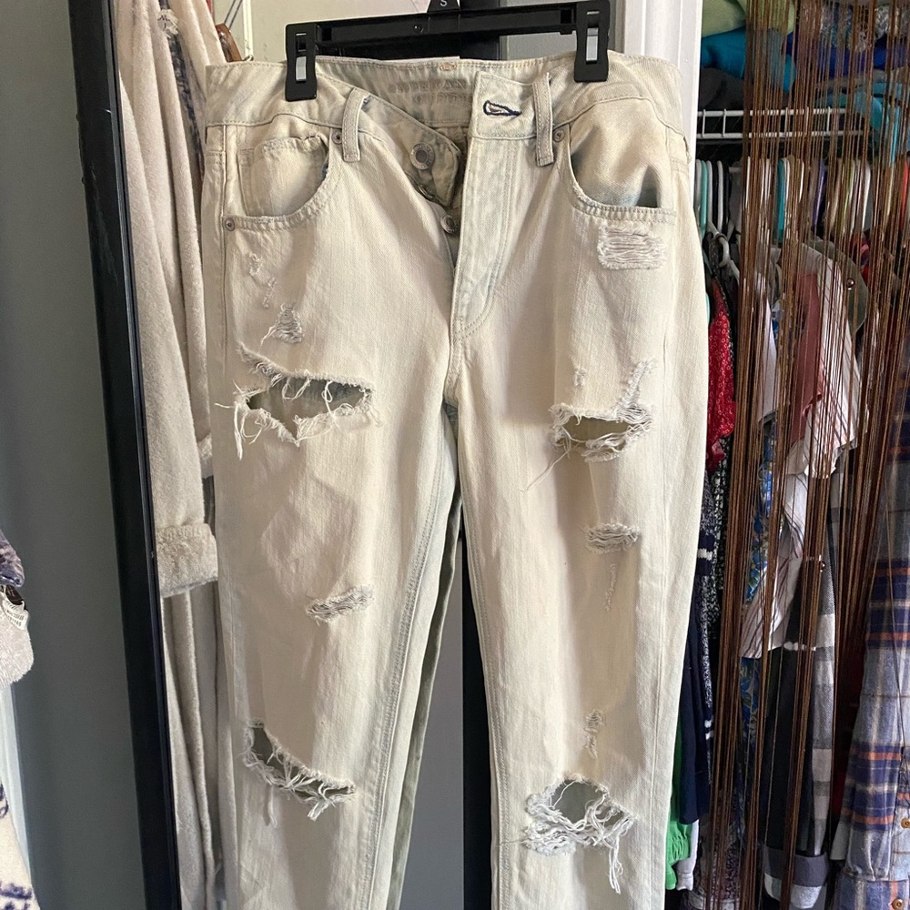 ripped boyfriend jeans!!!